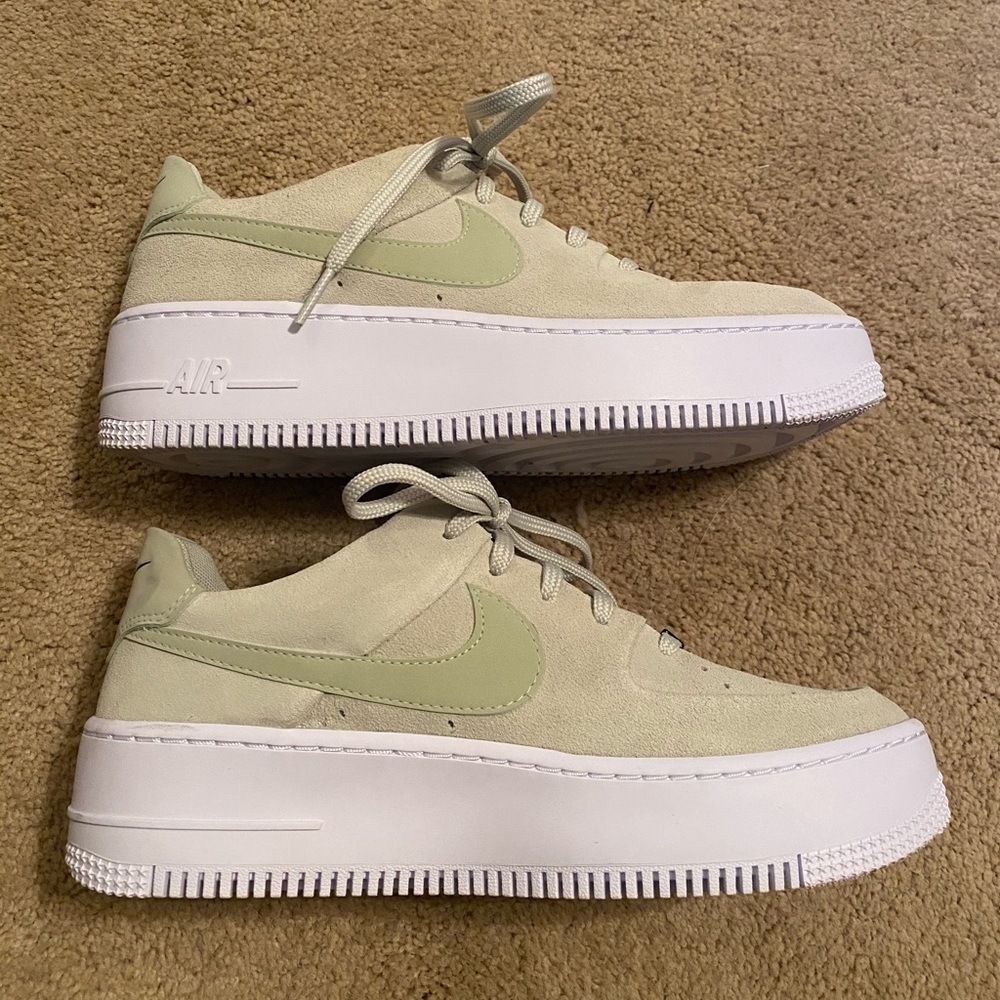 Nike Air Force 1 Sage Low